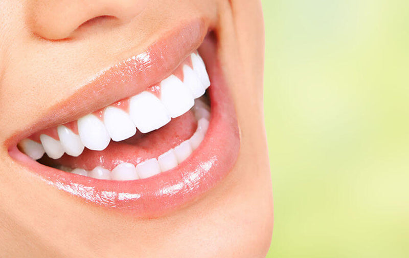 BENU - Smile! Met een mooi gebit - Souriez ! Avec une belle dentition